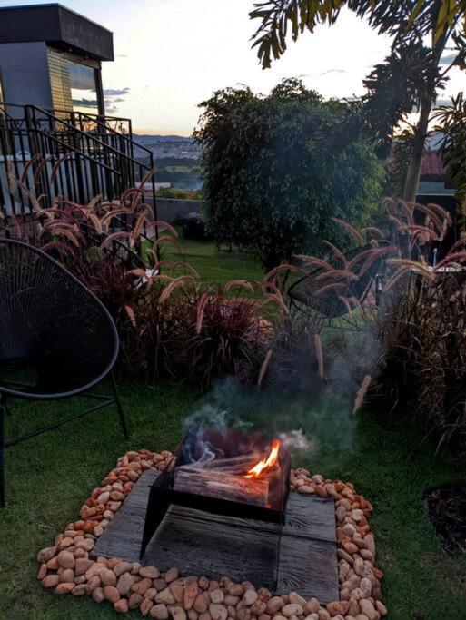 Tiny House Paraiso Minicasas Com Hidromassagem Pouso Alegre Bagian luar foto