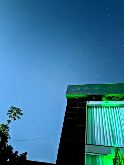 Tiny House Paraiso Minicasas Com Hidromassagem Pouso Alegre Bagian luar foto